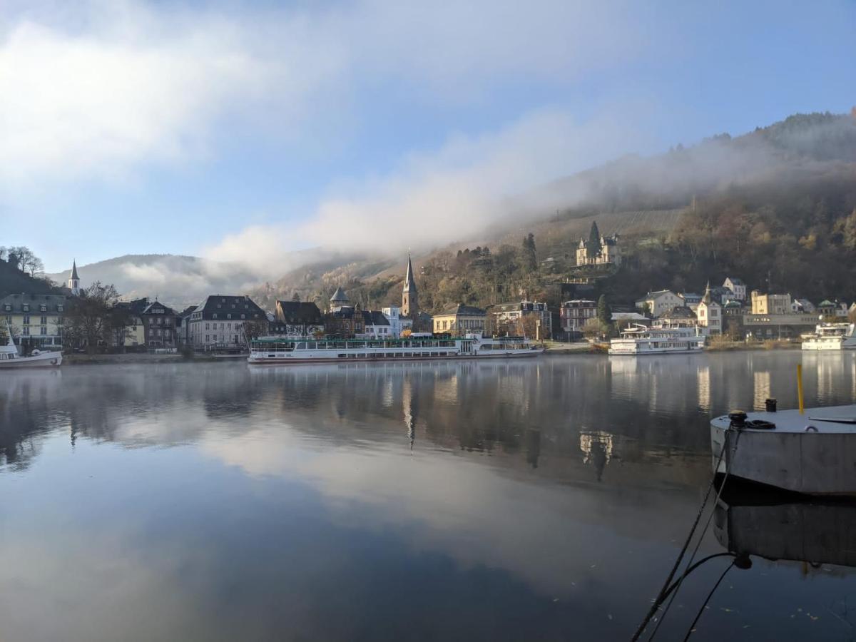 Monkey Factory - Mini Home-Stay Hostel Traben-Trarbach Bagian luar foto