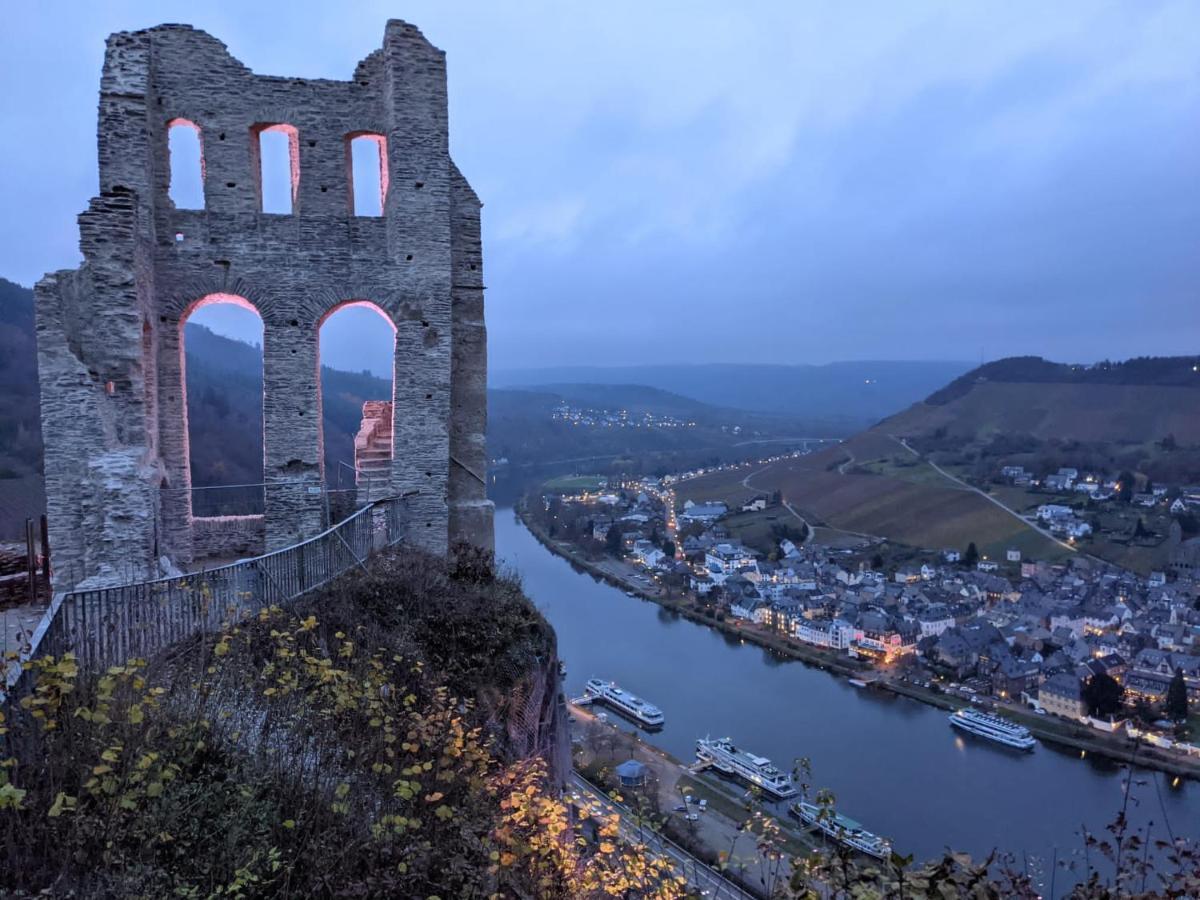 Monkey Factory - Mini Home-Stay Hostel Traben-Trarbach Bagian luar foto