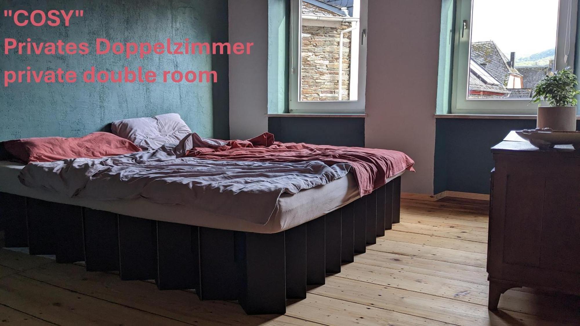 Monkey Factory - Mini Home-Stay Hostel Traben-Trarbach Bagian luar foto