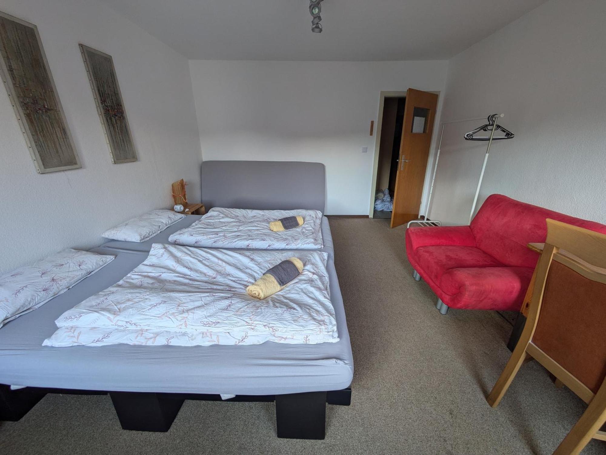 Monkey Factory - Mini Home-Stay Hostel Traben-Trarbach Ruang foto